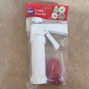 Wilton Cookie Press Set with 12 discs